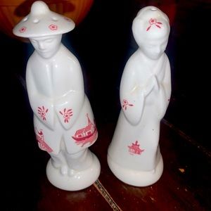 Chinese Asian Geisha Girl Woman Man Couple Salt and & Pepper Shakers